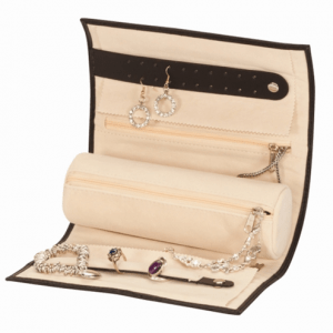 jewellery roll 300x300 1 - انواع بسته بندی طلا و جواهر